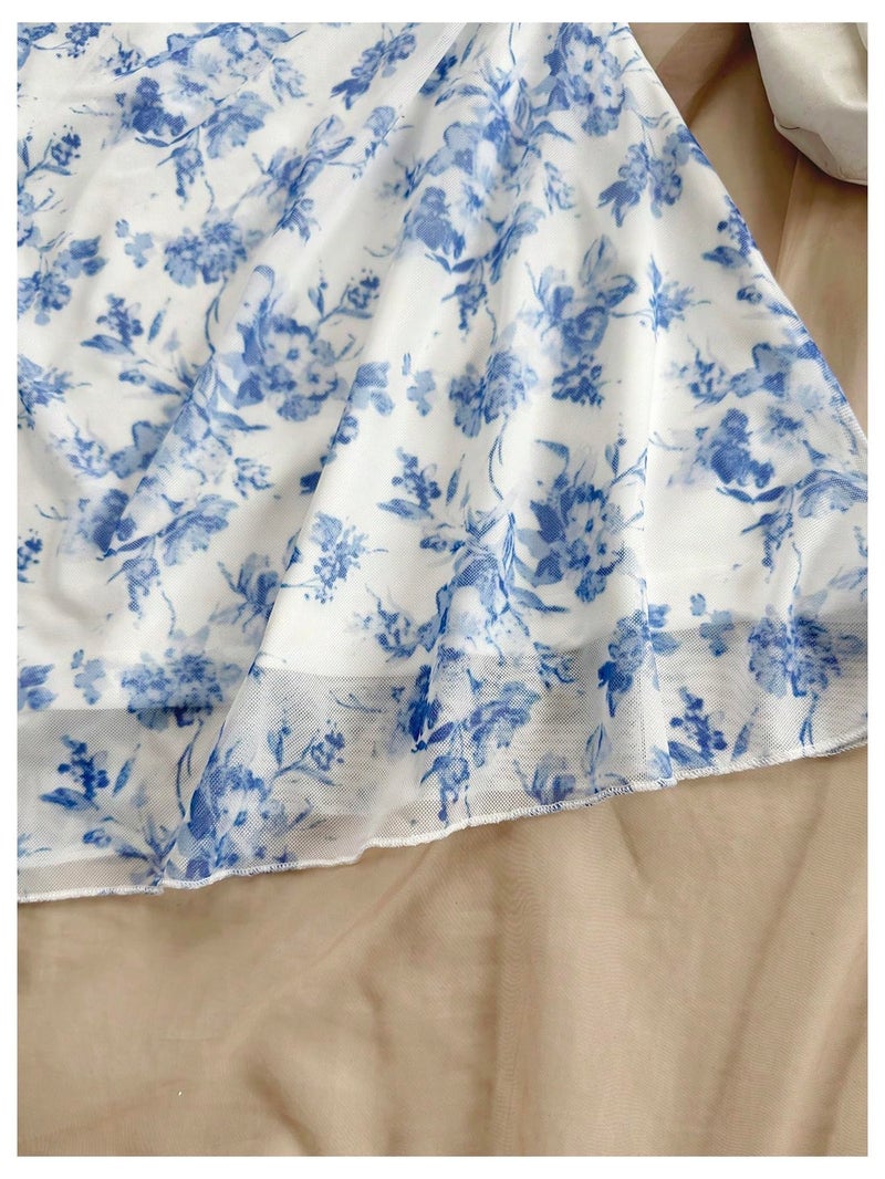 WDIRARA Women's Floral Print Ruched Cami Dress Spaghetti Strap Ruffle Hem Mesh Mini Dress Blue and White Medium - Image 2