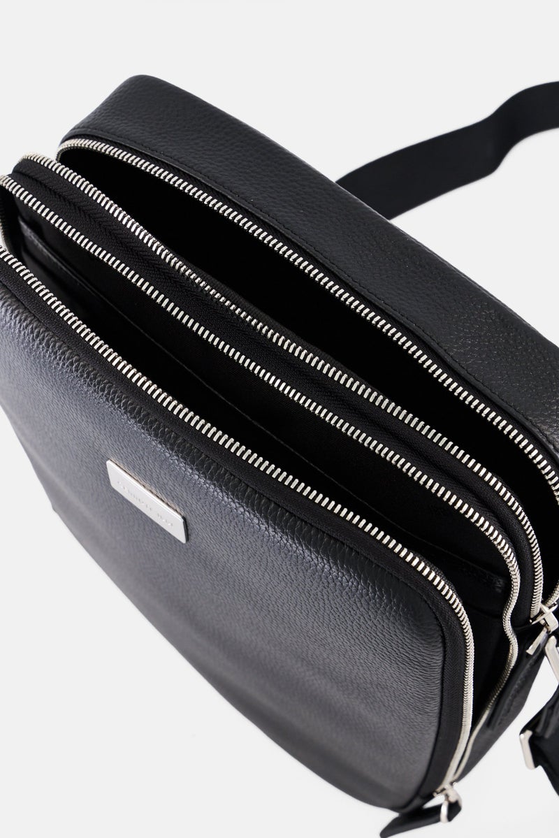 CERRUTI 1881 Men Brand Logo Crossbody Bag, Black  - Image 3