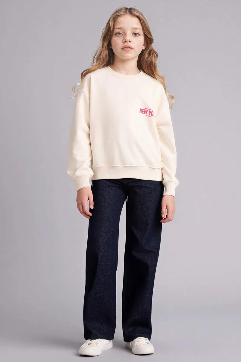 ديفاكتو Girl Relax Fit Crew Neck Printed Sweatshirt
