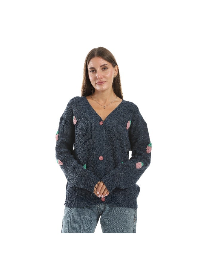 سيزار كارديجان صوف حريمي قصير  مزين بفراولات صوف  وزراير من الأمام - Image 1