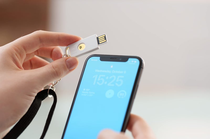 Identiv uTrust FIDO2 NFC+ Security Key USB-A (FIDO2, U2F, PIV, HOTP, WebAuth) - Image 5