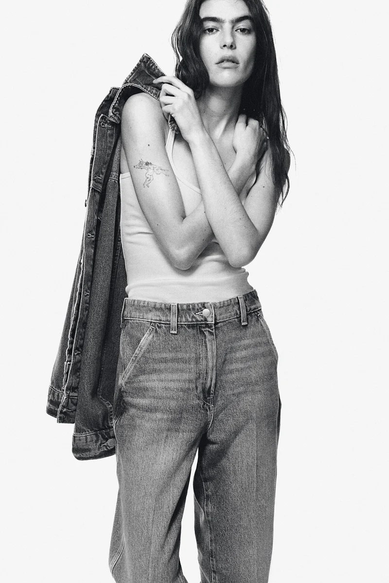 اتش اند ام جينز بخصر عالي وقصّة مستقيمة