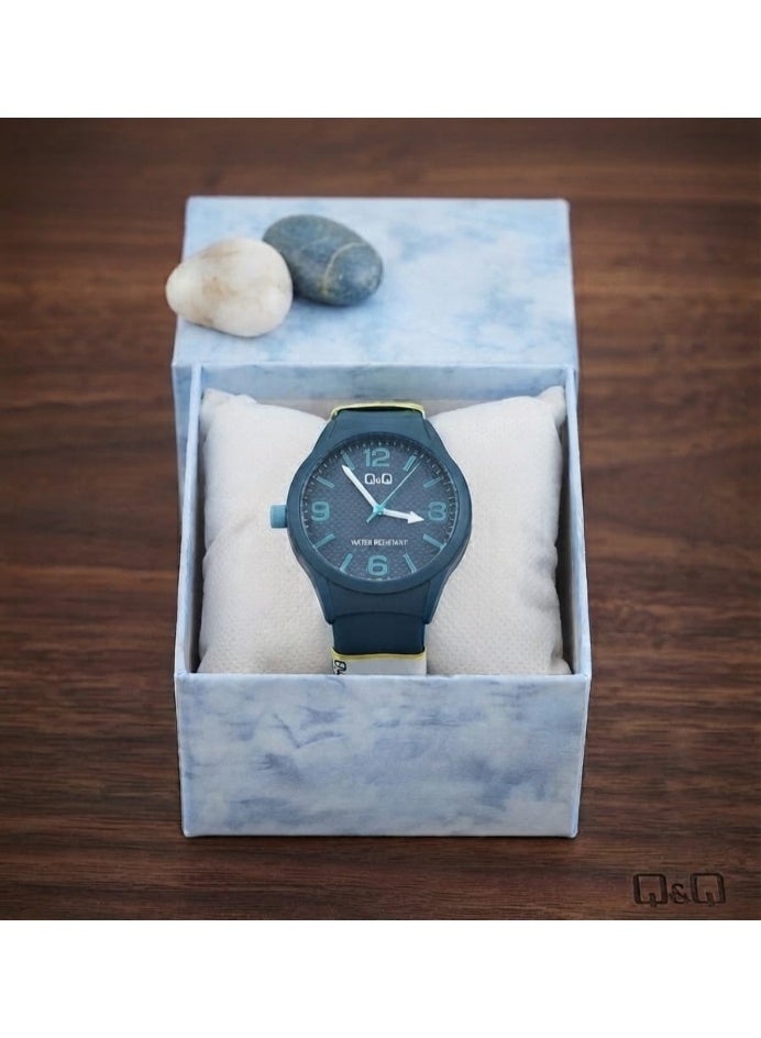 Q&Q Men's VR28J031Y Quartz Watch with Resin Strap - Image 2