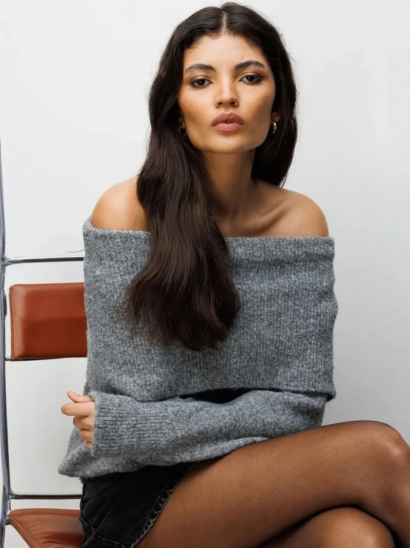 ميكسراي MIXRAY Loose Fit Ribbed Madonna Collar Sweater