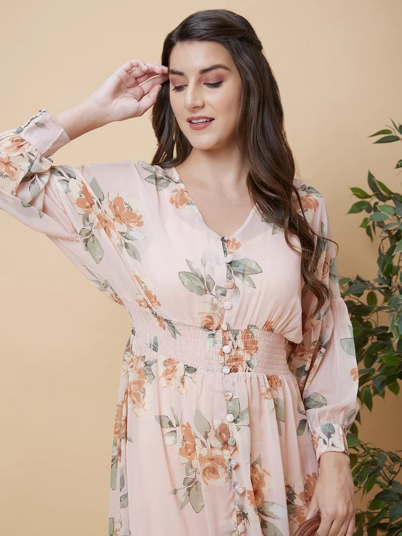 جلو باص فستان ميدي نسائي بياقة على شكل حرف  وطبعات زهور باللون الخوخي مع بطانة داخلية