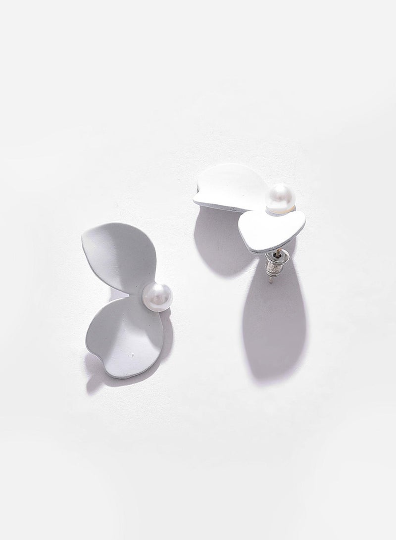 SOHI Petal Artificial Stud Earring Jewellery - Image 2