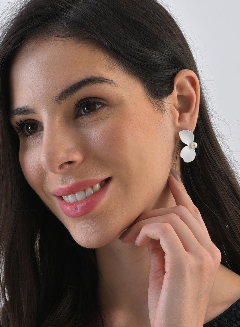 SOHI Petal Artificial Stud Earring Jewellery - Image 4