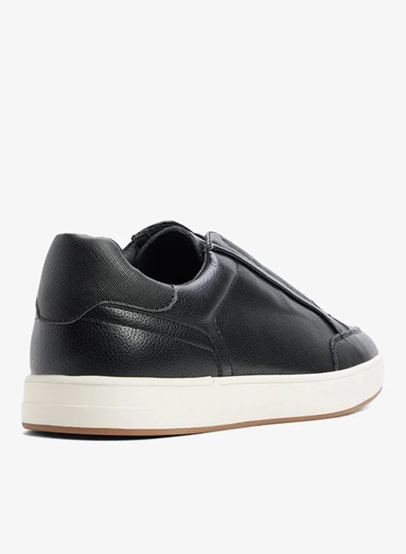 كول ات سبرنج Airflex Men's Black Low Top Sneaker