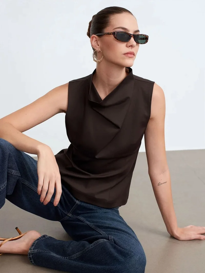 ديلفين Dilvin Sleeveless Cowl Neck Crepe Blouse