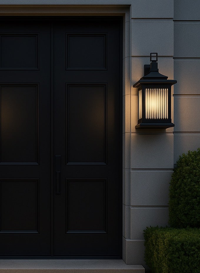 Classic Outdoor Wall Lantern – E27 Bulb Base – Weather Resistant Design - Image 4
