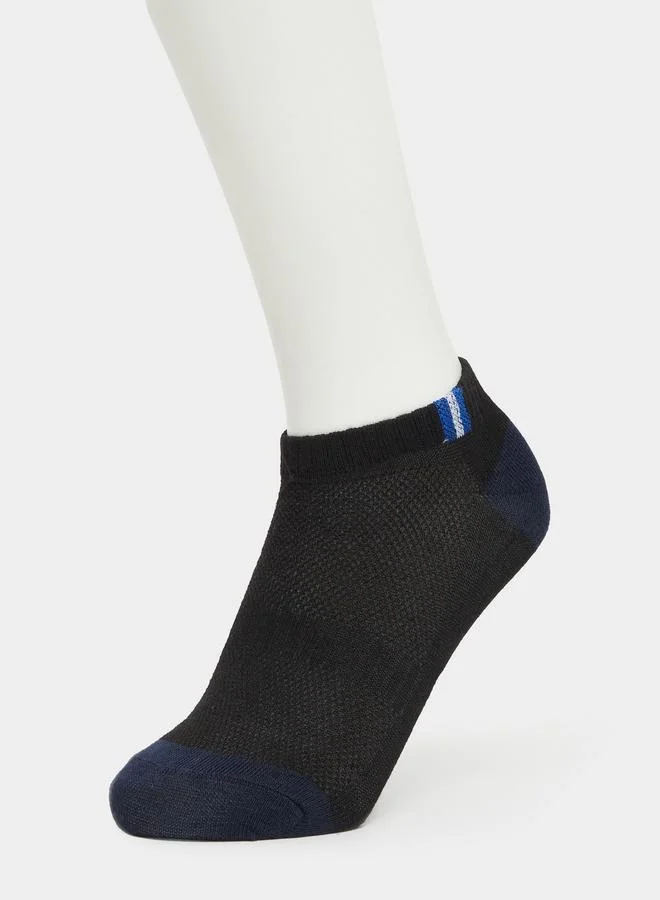 ستايلي حزمة من 5 جوارب كاحل بتفاصيل متباينة