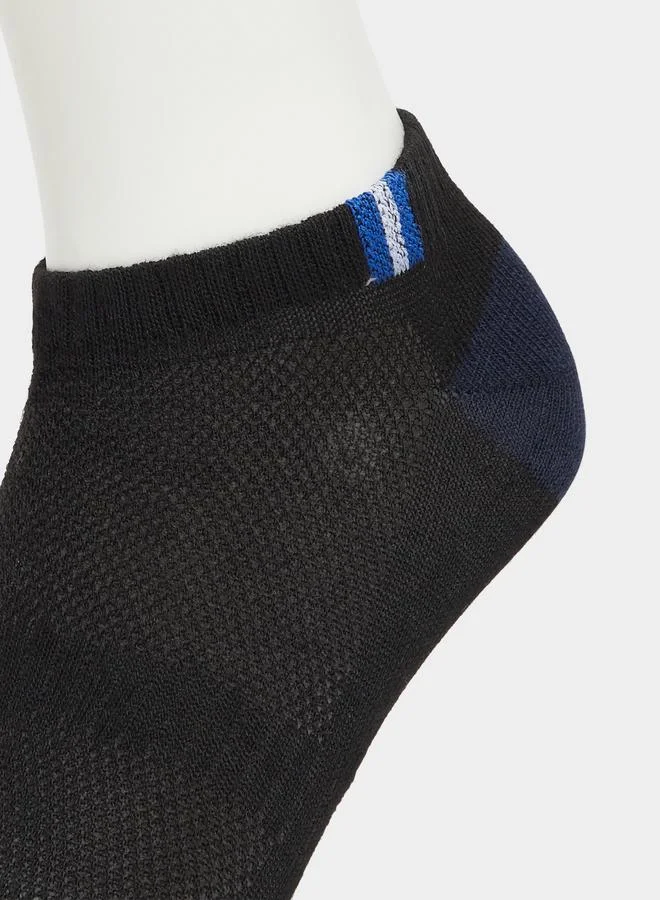 ستايلي حزمة من 5 جوارب كاحل بتفاصيل متباينة