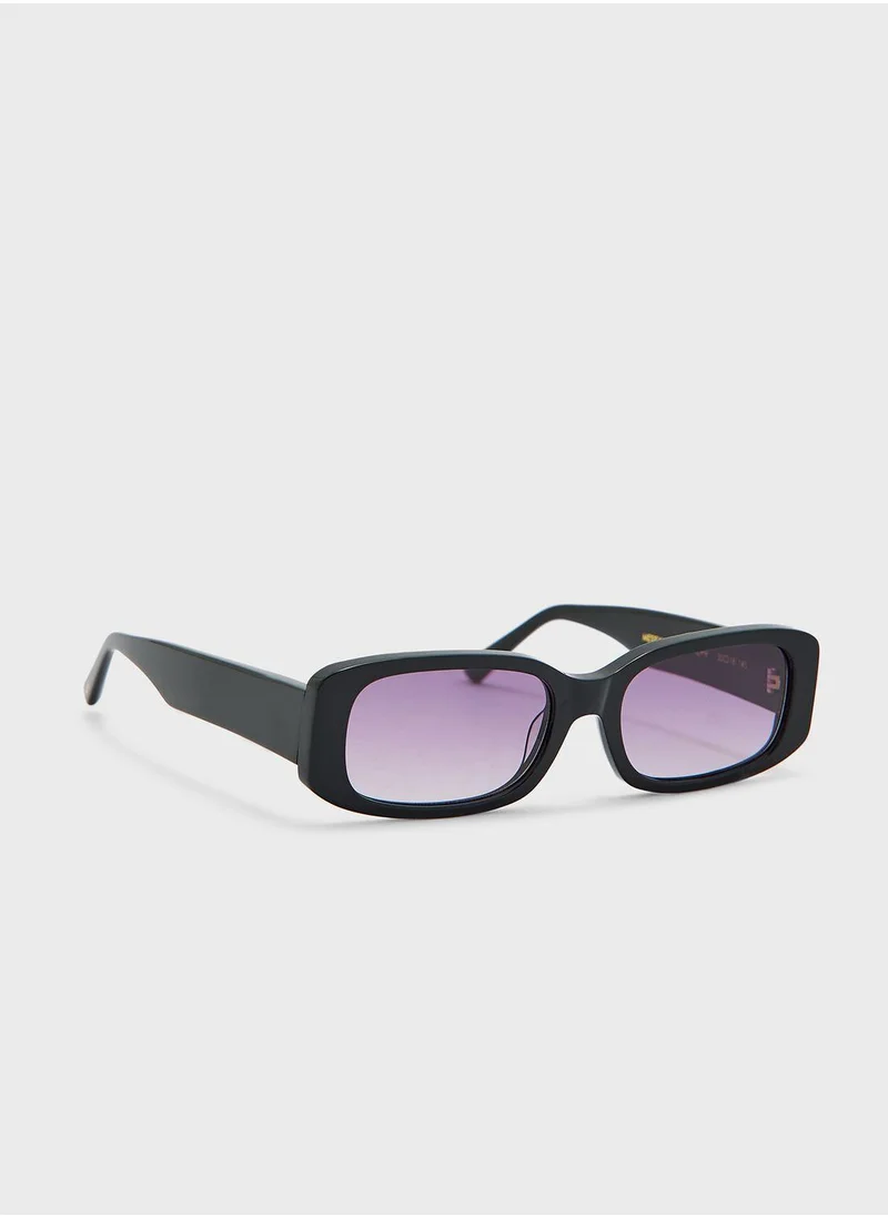 MESSYWEEKEND Roxie Sunglasses