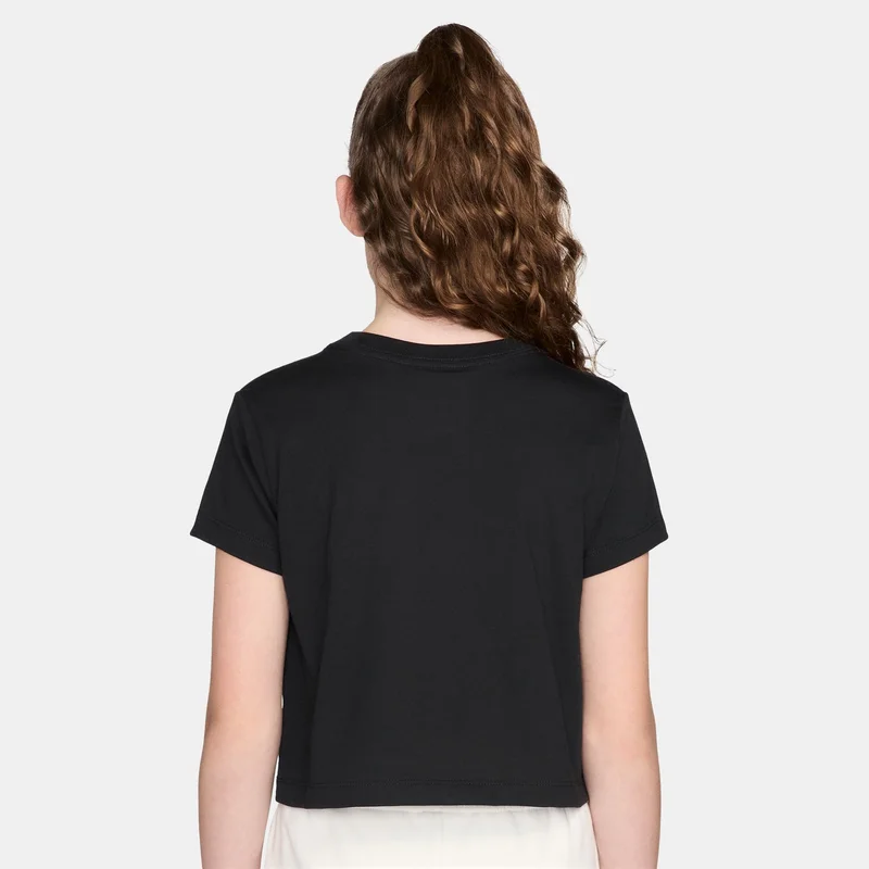 نايكي تيشيرت رياضي قصير للأطفال الأكبر سنًا