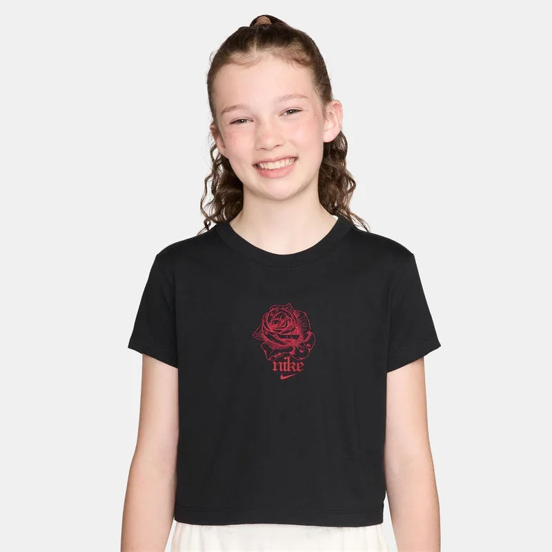 نايكي تيشيرت رياضي قصير للأطفال الأكبر سنًا