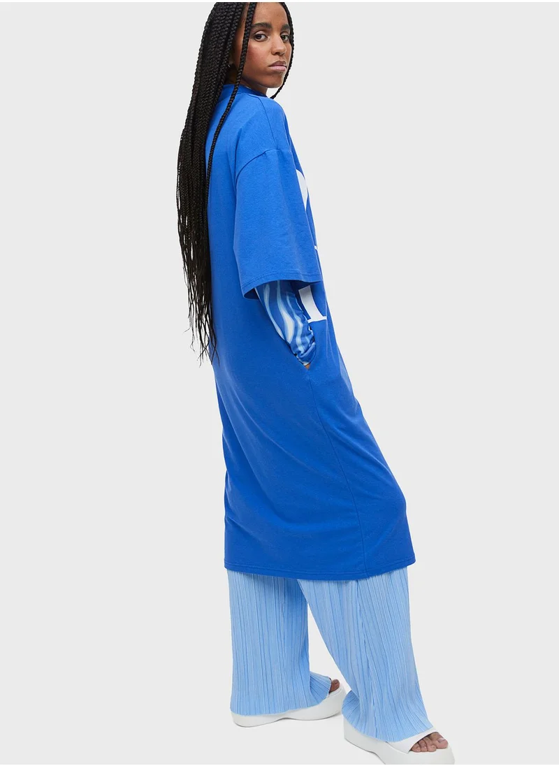 H&M Oversized Graphic Dress