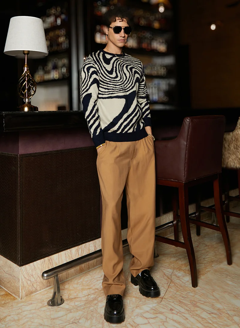 Campus Sutra Men's Onyx Black & Saltbox Beige Fluid Pullover Sweater