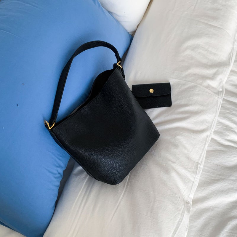 Retro Bucket Bag For Women Fashion Pebbled Pattern Large Capacity Commuter Shoulder Bag Fashionable Literary Mother-In-Law Bag - Image 1