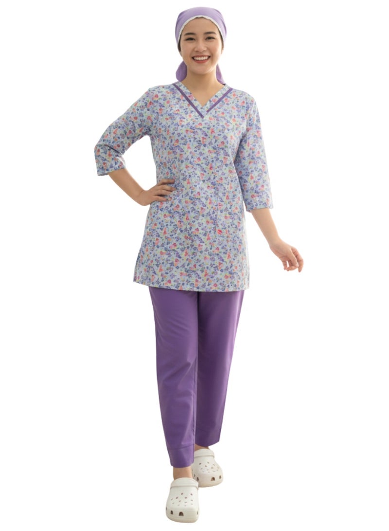 زي/مربية/جليسة أطفال، تختلف من بلوز وبنطال بنقشة زهور، بياقة على شكل حرف V وأكمام ثلاثة أرباع، من القطن.