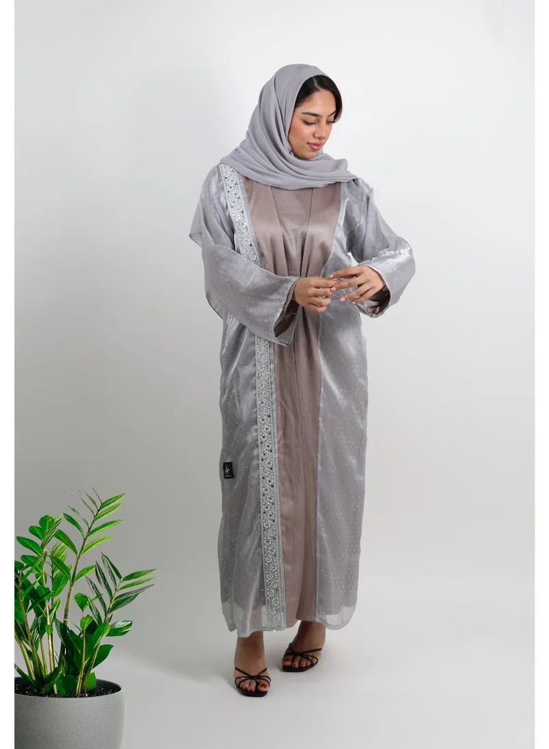 جميلة طقم عباية "لومينا" الفضية بلمعة الطبقات