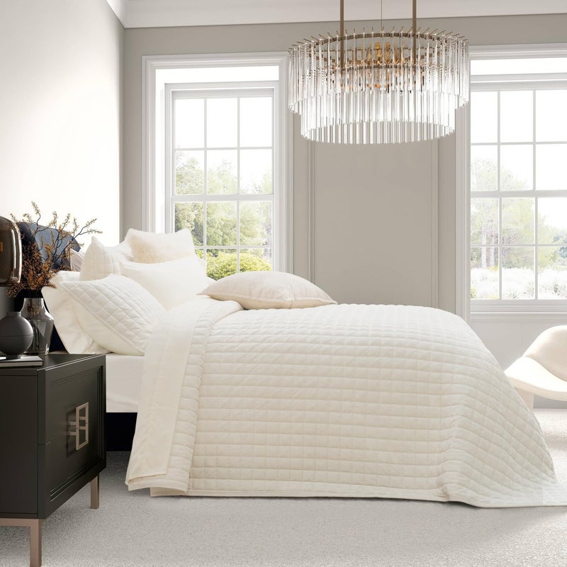 RECYCO Luxury Velvet Quilt Set King Size, Lightweight Velvet Comforter Set, Oversized Bedspread Coverlet Quilted Bedding Set, with 2 Matching Pillow Shams, for All Season, Cream White - Image 2