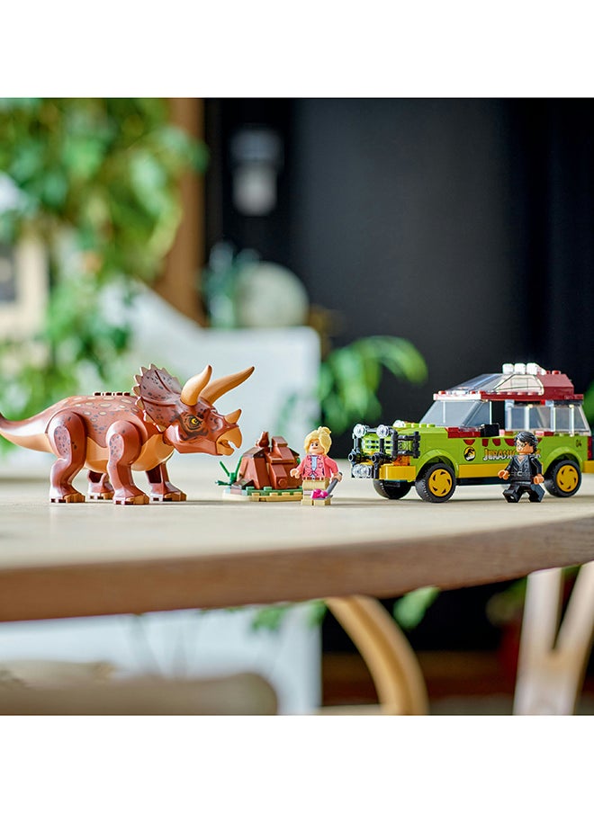 LEGO Jurassic World Triceratops Research 76959 Collectible Building Toy Set; Fun Playset for Kids Aged 8 and Up, Featuring a Buildable Ford Explorer, Posable Dinosaur Figure and 2 Minifigures (281 Pieces) LEGO  - Image 4