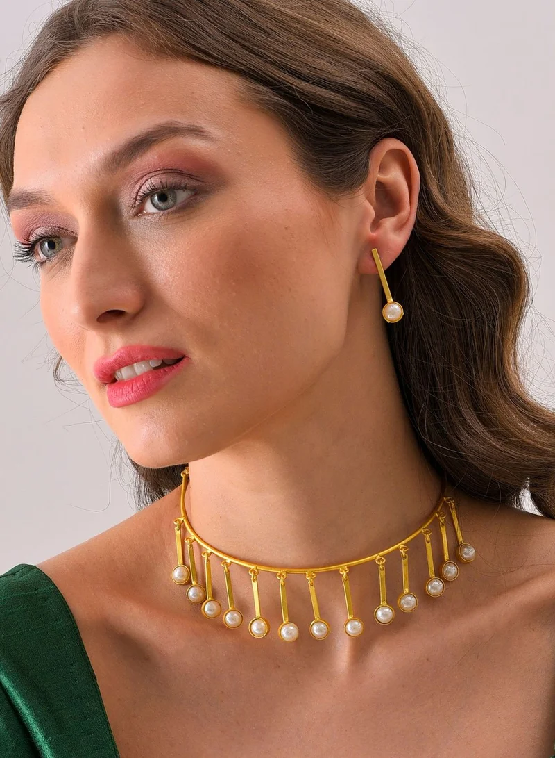 SOHI Gold Plated Designer Stone Necklace and Earring Set