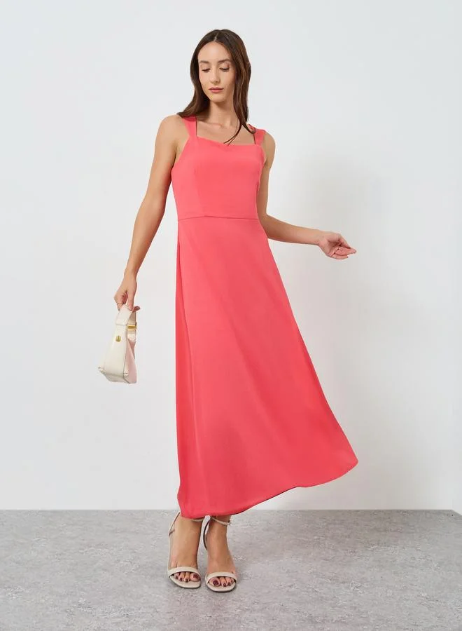 مكسيم كريشن فستان طويل بحمالات وحافة واسعة