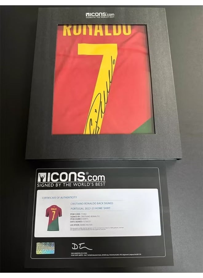آيكونز قميص منتخب البرتغال موقع من كريستيانو رونالدو - تذكار معتمد عالميًا - Image 2