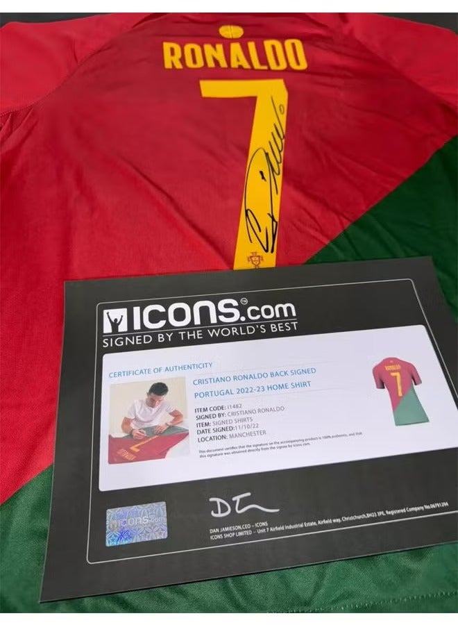 آيكونز قميص منتخب البرتغال موقع من كريستيانو رونالدو - تذكار معتمد عالميًا - Image 1