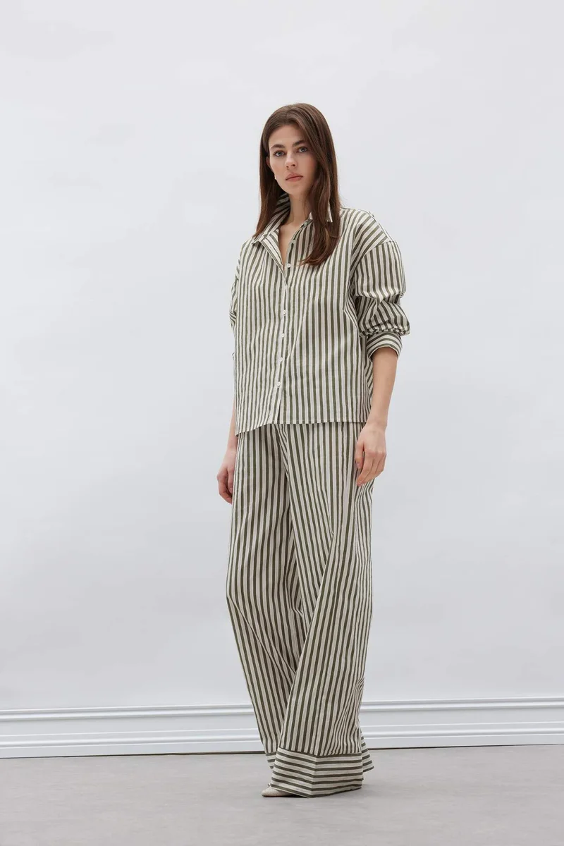 ديفاكتو Wide Leg Double Pocket High Waist Trousers