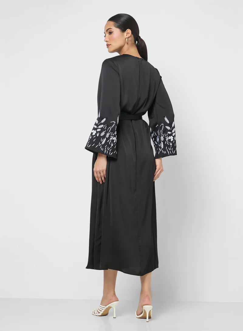 خزانة Abaya With Patterned Sleeves