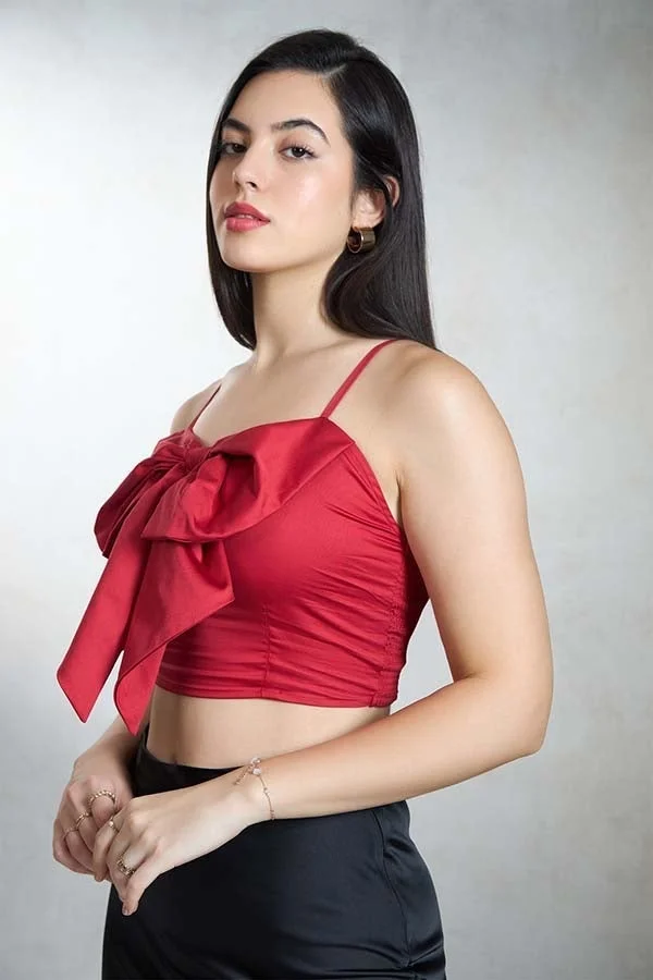 فيرجيو توب قصير قطن مطاطي فيرجيو أحمر بفيونكة كبيرة