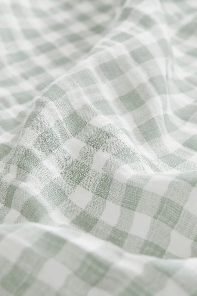 اتش اند ام Checked cotton muslin comfort blanket