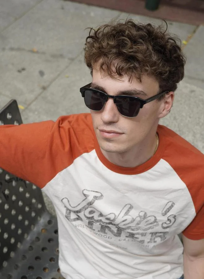 HAWKERS New Classic - Polarized Dark Sunglasses