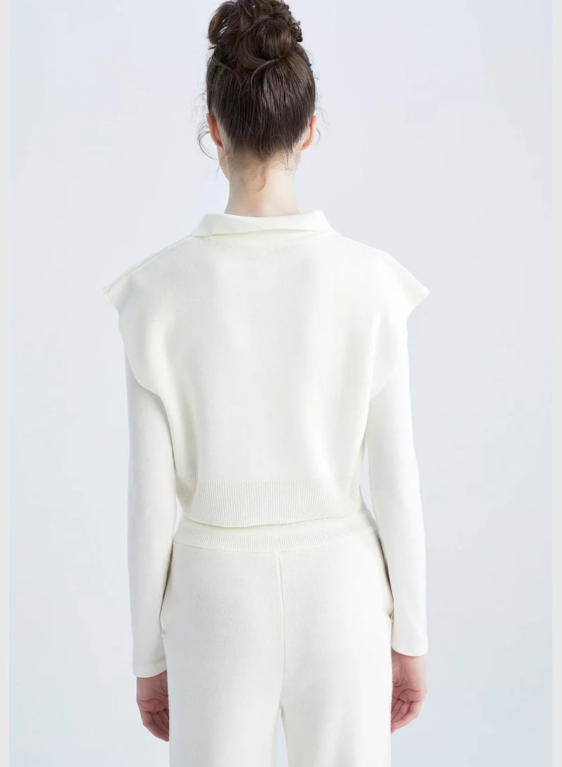 DeFacto Relaxed Fit V-Neck Cropped Sweater Vest
