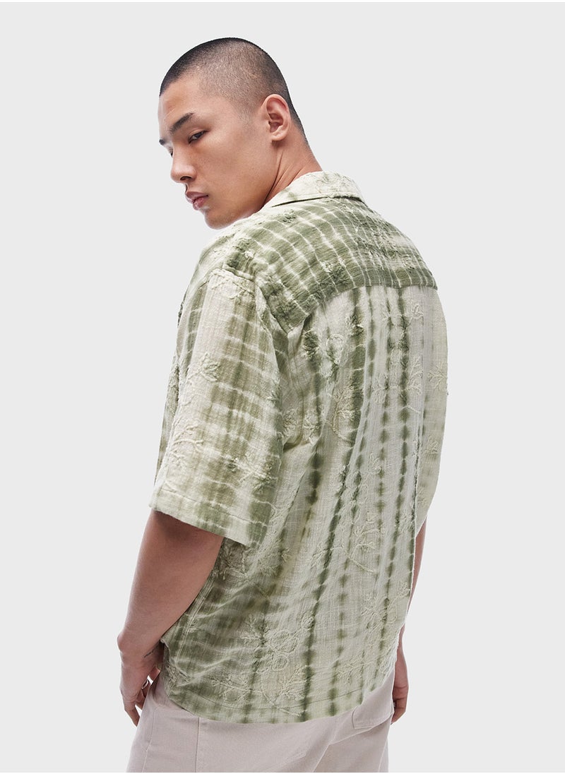 TOPMAN قميص مزخرف بتقنية صبغ التايداي  - Image 2