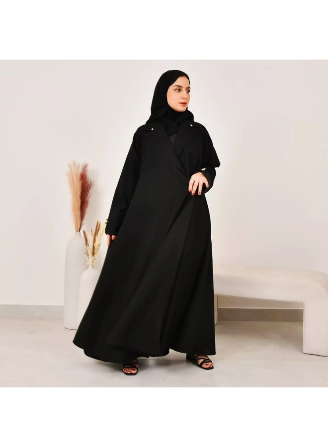 عباية سوداء داكنة بياقة على شكل حرف V مع أزرار ذهبية من قماش باربي مع وشاح أسود  - Image 5