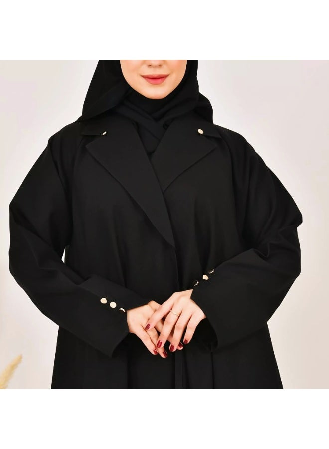 عباية سوداء داكنة بياقة على شكل حرف V مع أزرار ذهبية من قماش باربي مع وشاح أسود  - Image 1