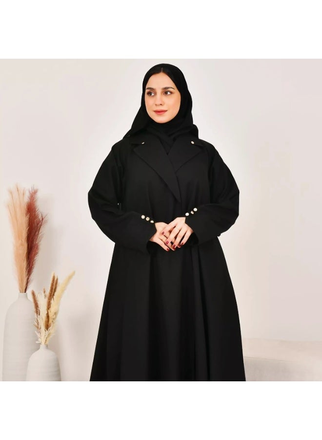 عباية سوداء داكنة بياقة على شكل حرف V مع أزرار ذهبية من قماش باربي مع وشاح أسود  - Image 3