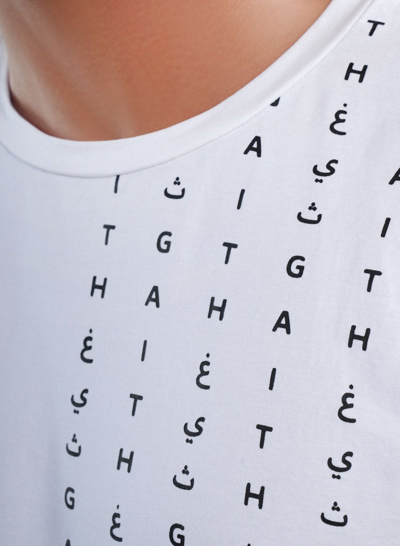 Qalby Etmaan Arabic Letters t-shirt