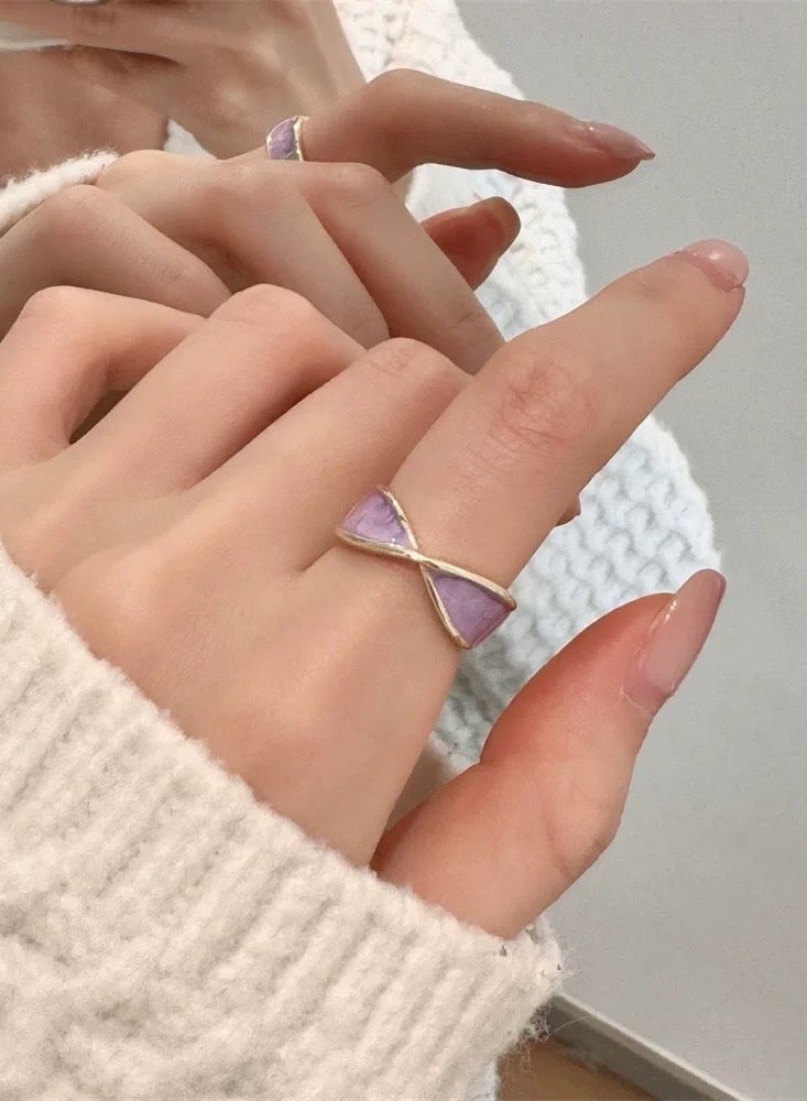 Enamelled bow with niche design rings - Image 3