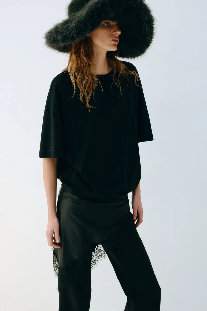 H&M Lace-trimmed triangle scarf