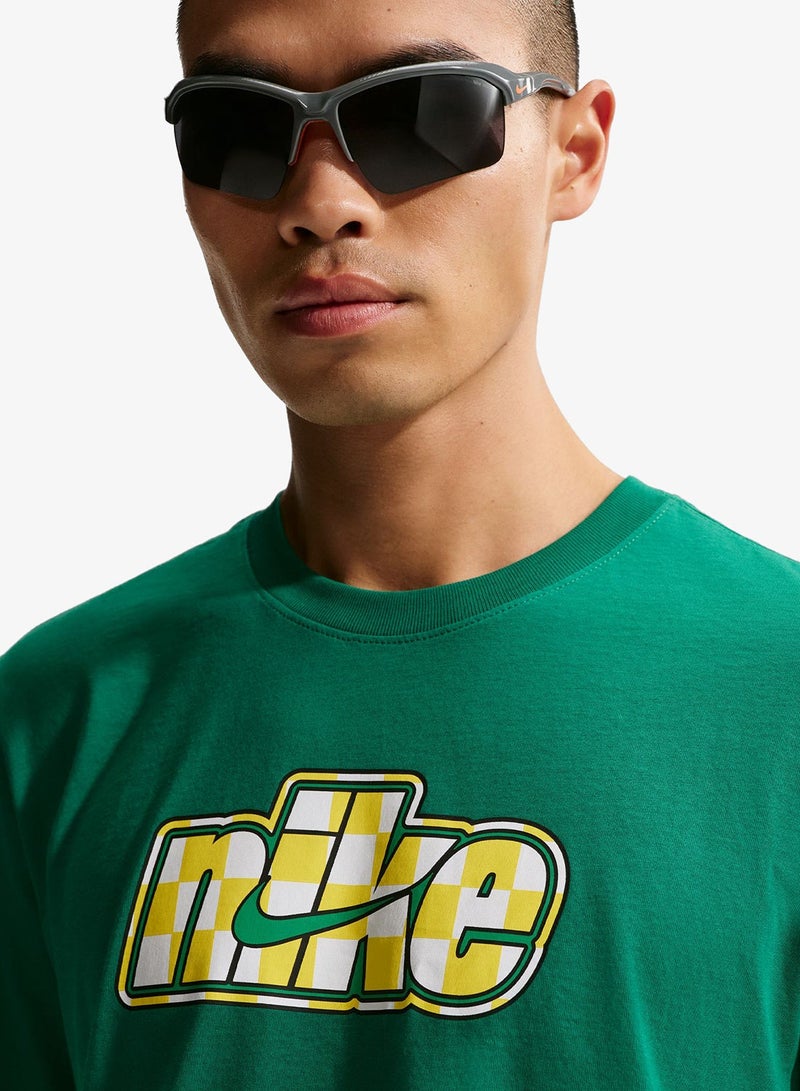 Nike Nsw Standard Fit Celebrate T-Shirt - Image 3