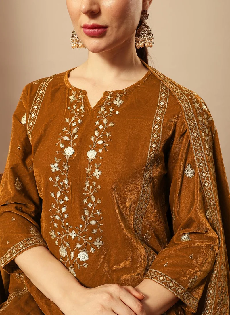 ISHIN Rich Gold Velvet Gold Print Straight Kurta sets with dupatta
