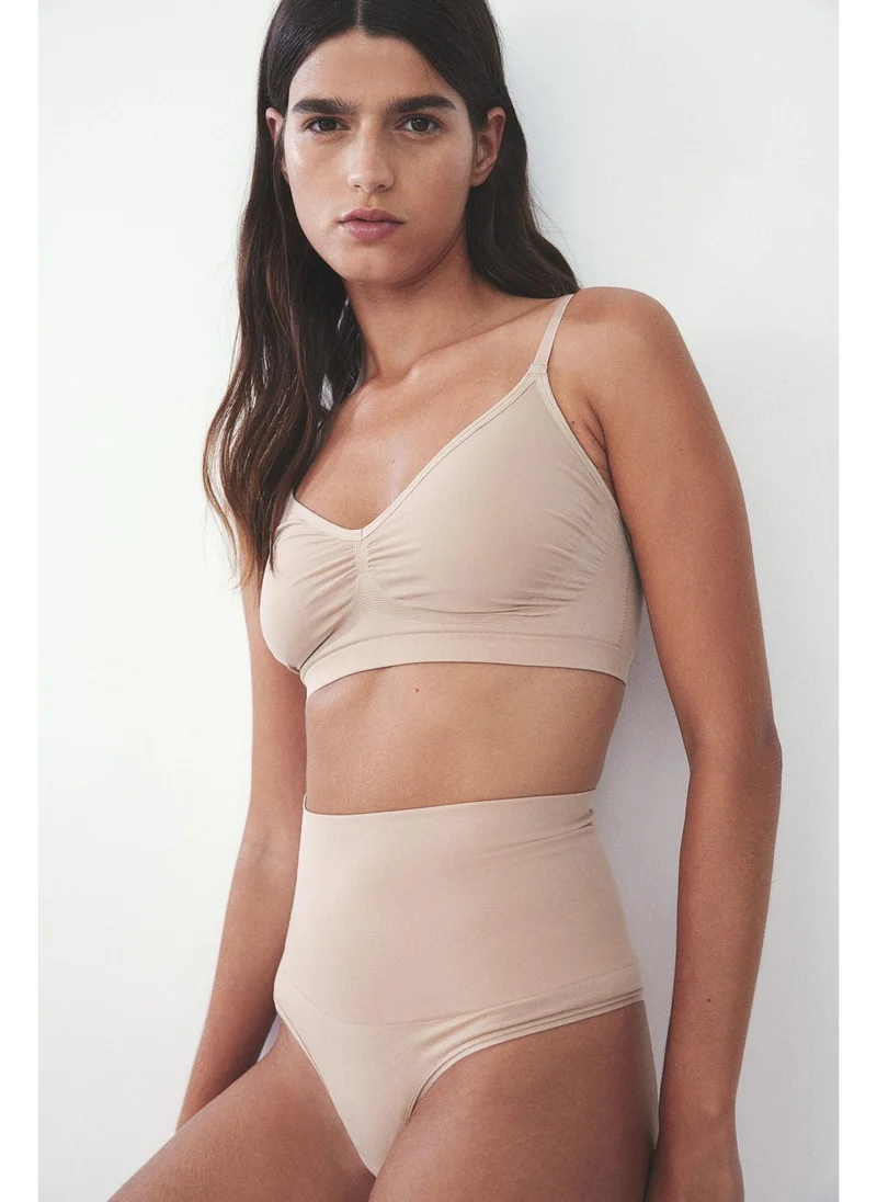 H&M Stretchy & sculpting soft bra
