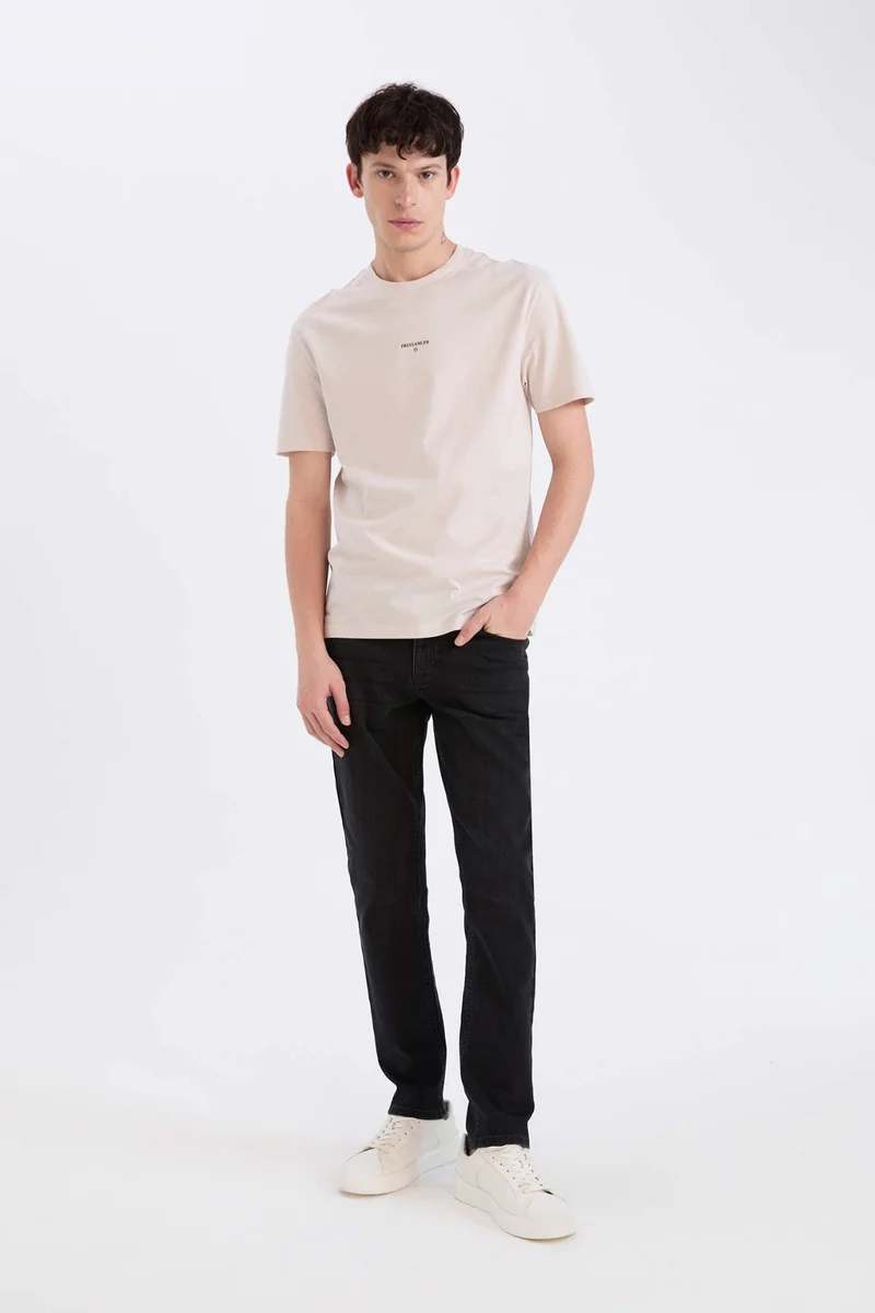 ديفاكتو Regular Fit Crew Neck Printed Short Sleeve T-Shirt