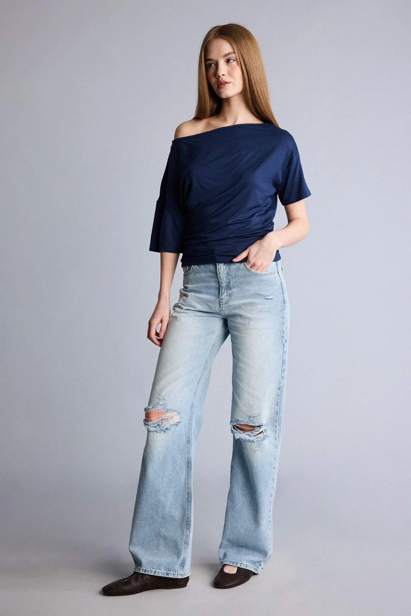 ديفاكتو Loose Fit One Shoulder Short Sleeve T-Shirt