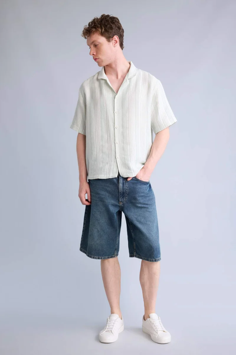 ديفاكتو Boxy Fit Apache Neck Short Sleeve Shirt