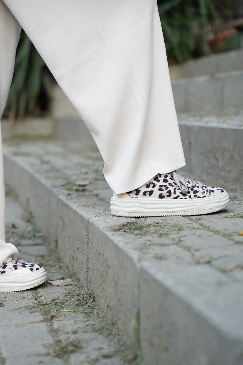 مارجين Women's Sneaker Thick Sole Lace-Up Sneakers Tales